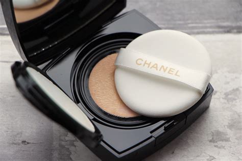 chanel cushion les beiges